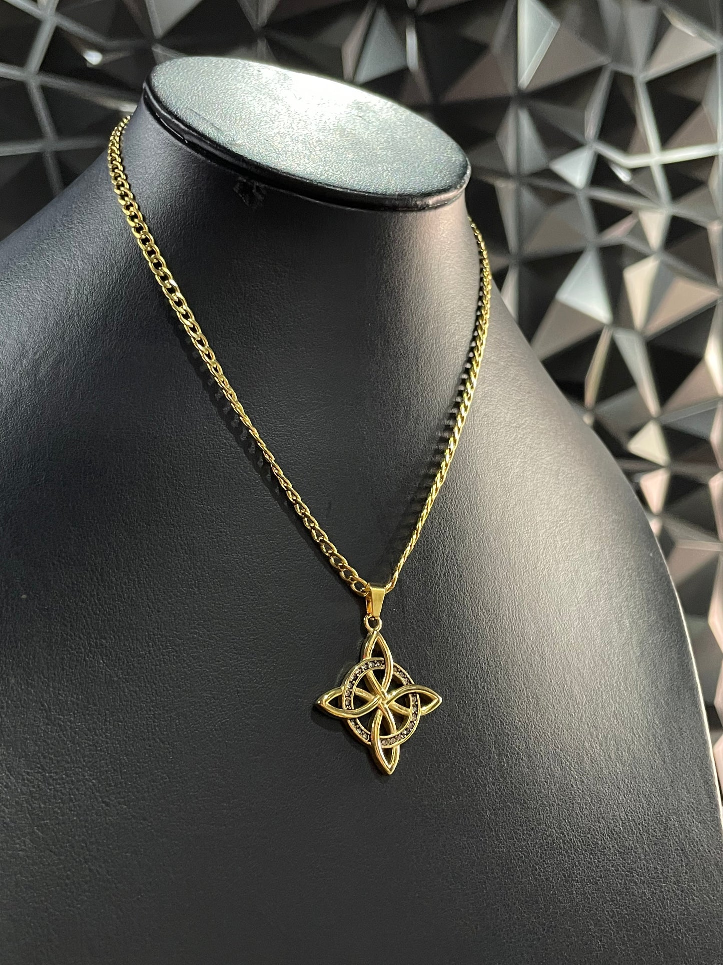 Estrella Geométrica Dorada