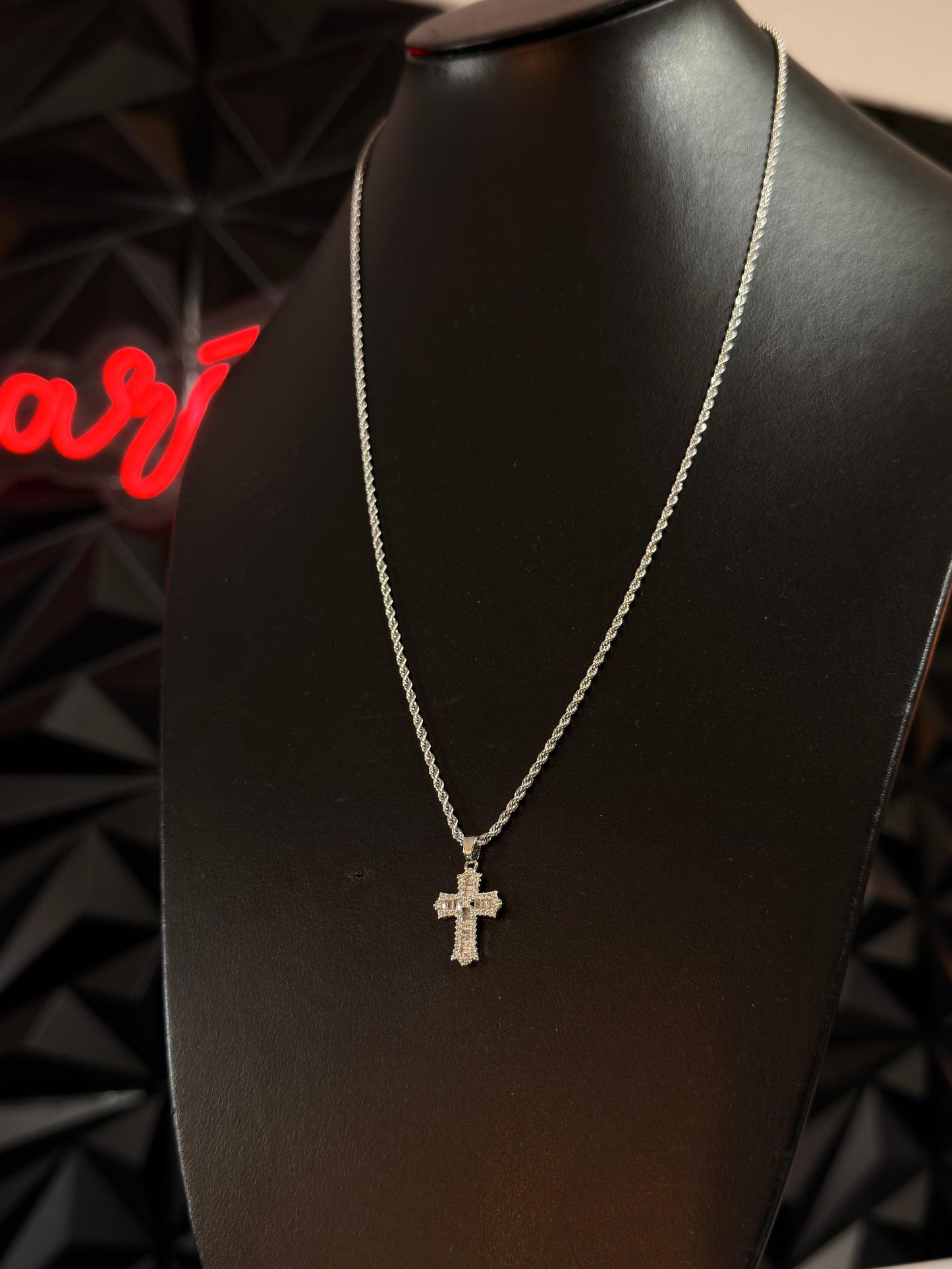 Torzal Con Cruz Gótica Iced