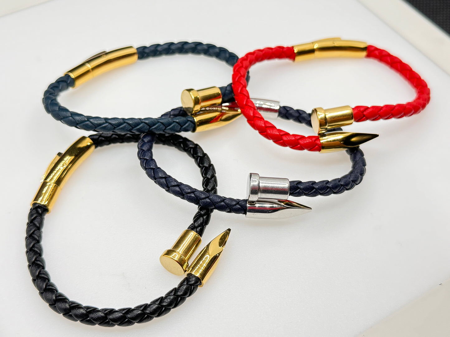 Aros de Clavo en Piel