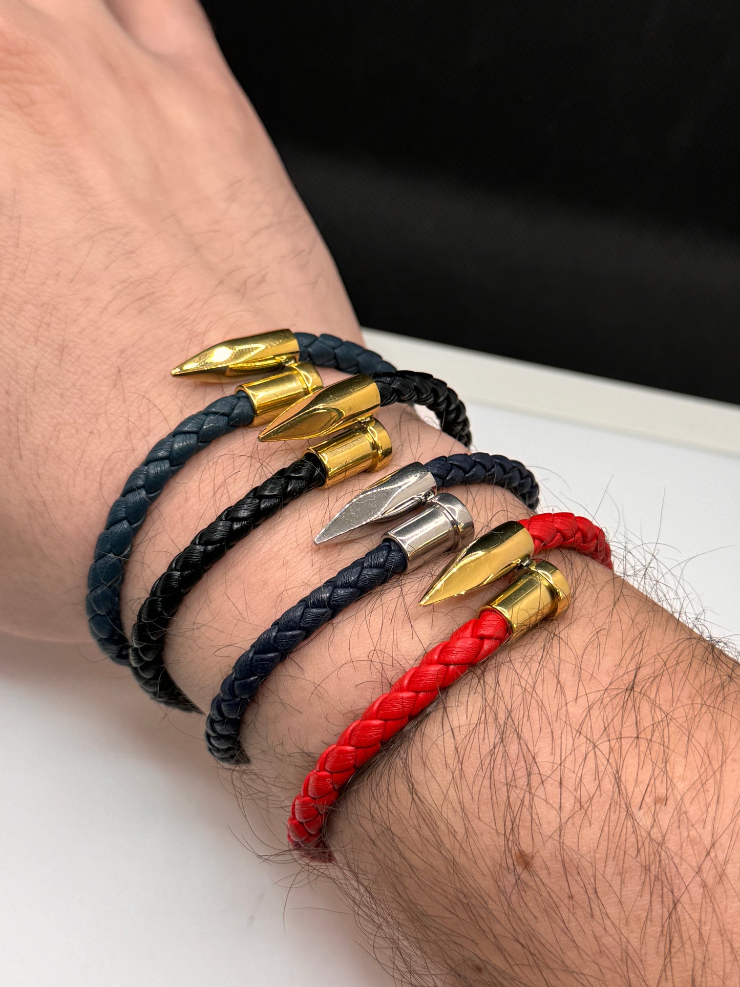 Aros de Clavo en Piel