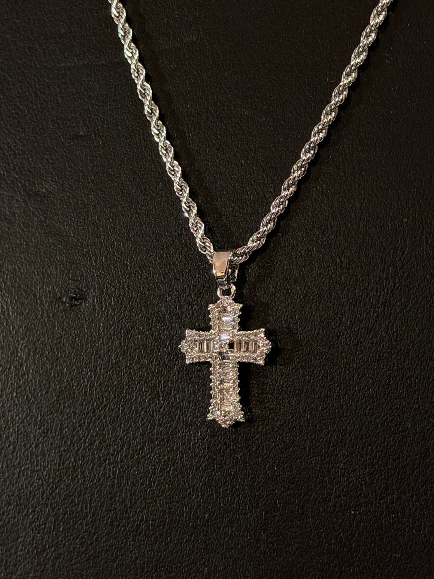 Torzal Con Cruz Gótica Iced