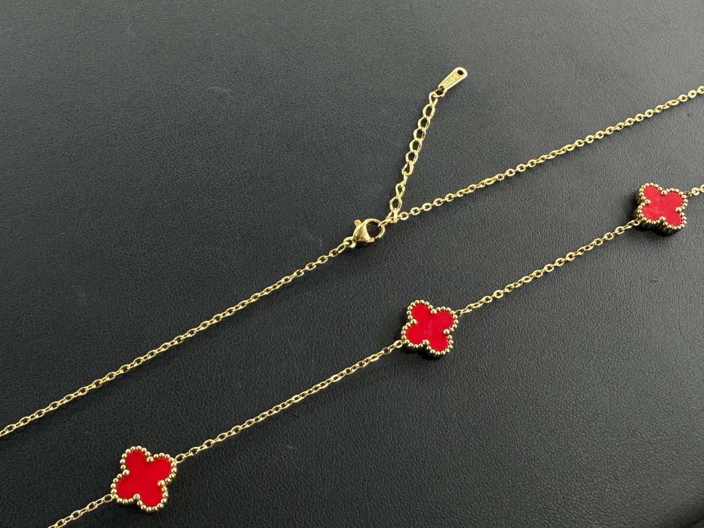 Collar Trébol Dorado Rojo 75cm Medida larga