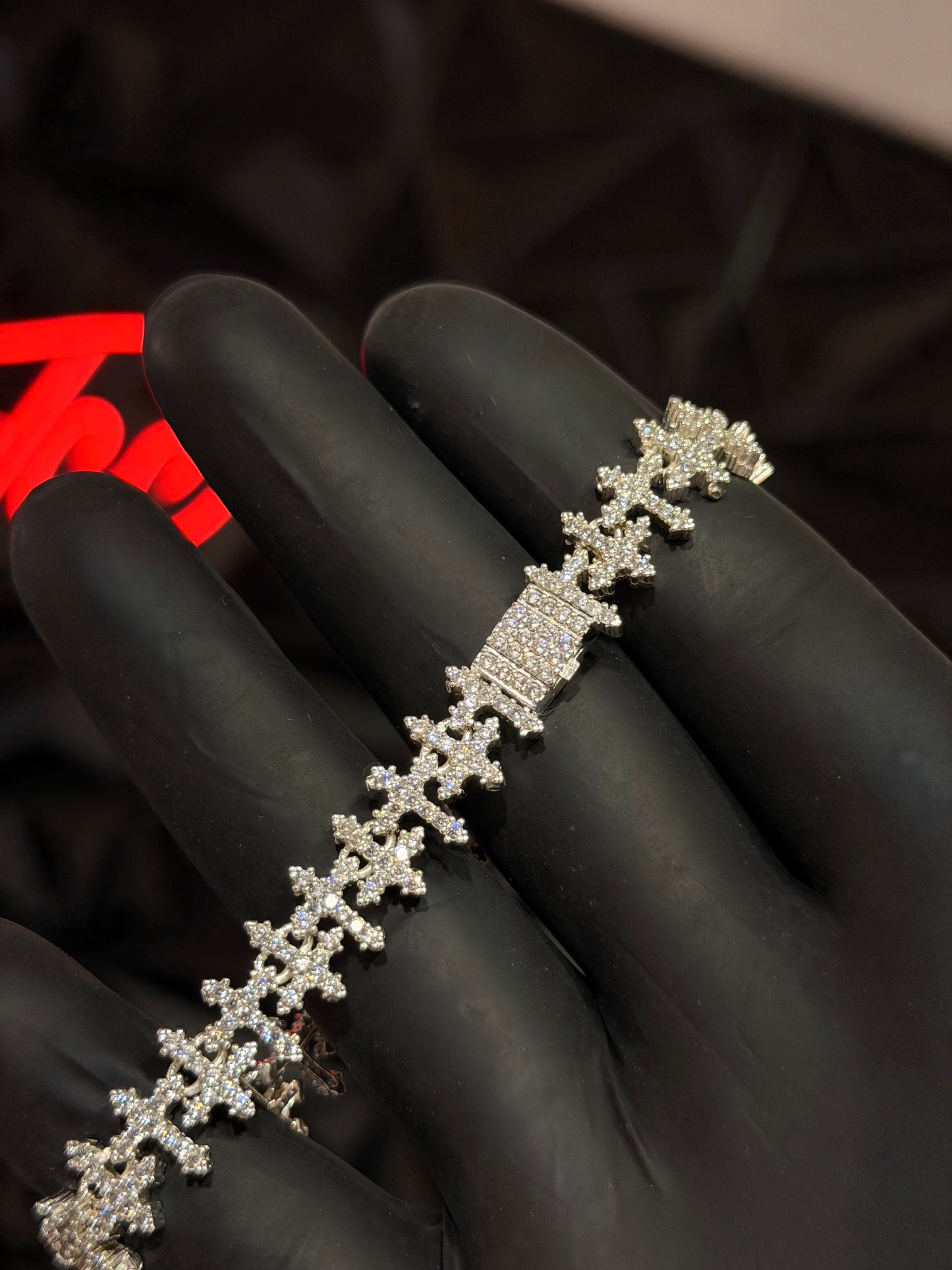 Pulso Cruz Gótica Iced Out Plata .925